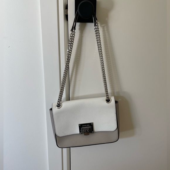 Michael Kors Handbags - Michael Kors bag